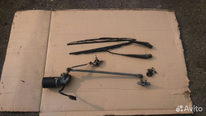 Трапеция дворников на Mercedes-Benz W123