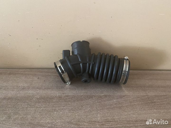 Патрубок воздушного фильтра Nissan Almera Classic