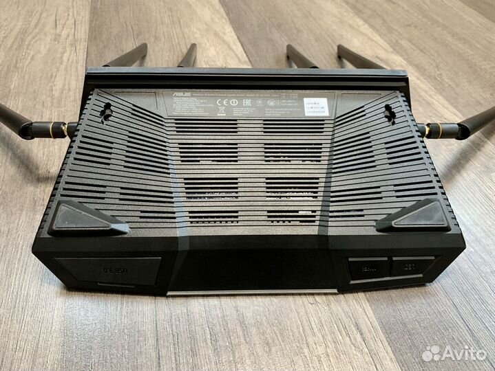 Продаю роутер Asus RT-AC3200