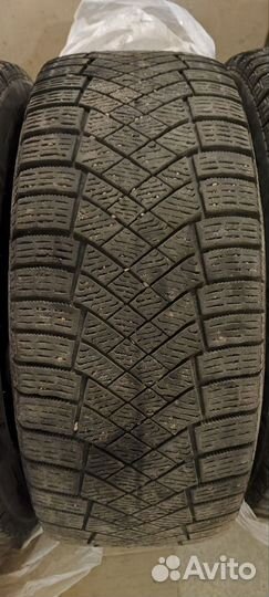 Pirelli Ice Zero FR 215/55 R17