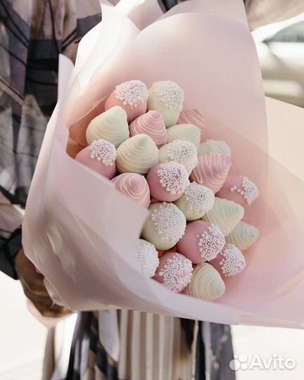 Клубника в шоколаде букет