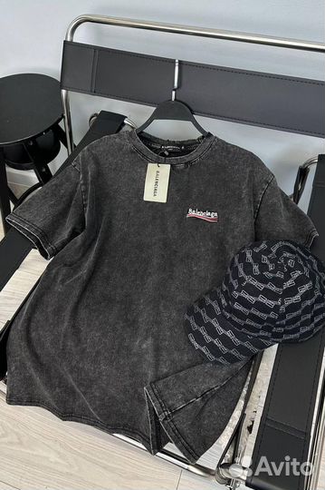 Футболка Balenciaga
