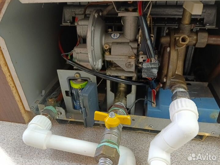 Газовая проточная водогрейная колонка автомат