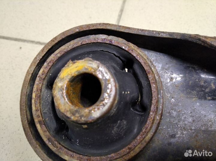 Рычаг передний правый V5 2013