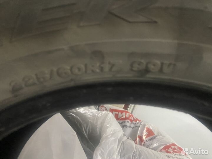 Bridgestone 738V 225/60 R17 130H