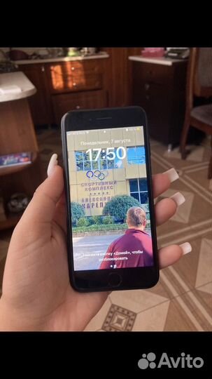 Телефон iPhone se 2020