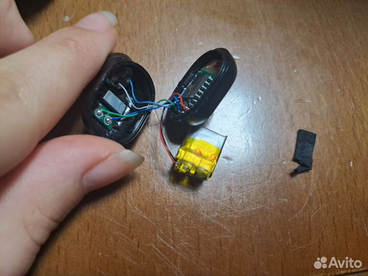 Запчасти на Bluetooth наушники
