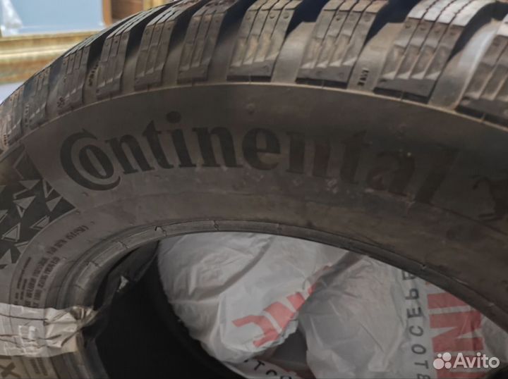 Continental IceContact 3 215/65 R16 102T