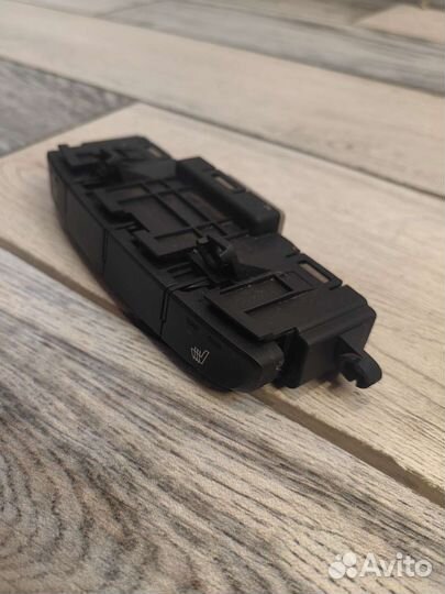 Кнопка подогрева сидений на Hyundai Solaris 2