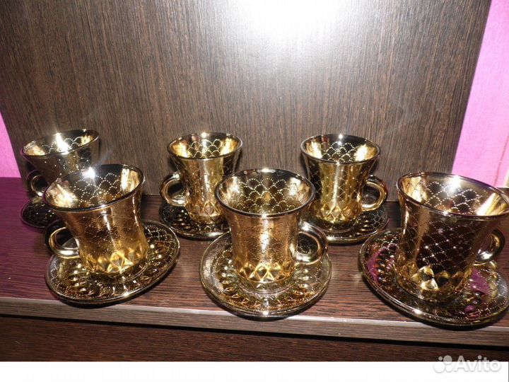 Кофейный сервиз (6 пар); сервировочные вазы