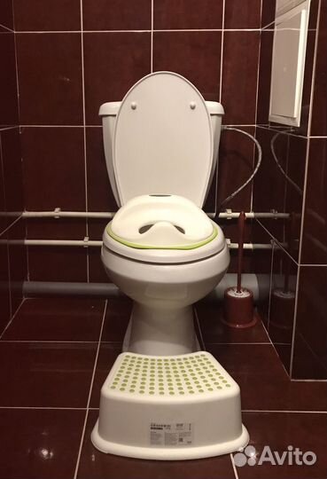 Накладка на унитаз и подставка для ног