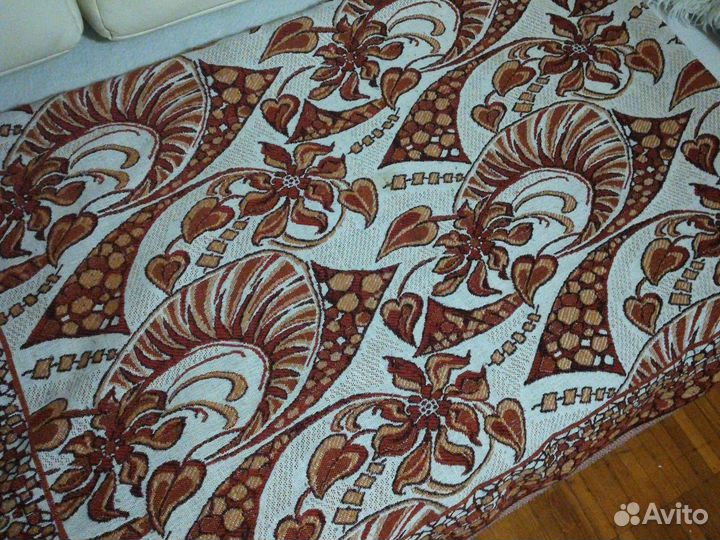 Накидки на диваны