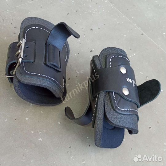 Инверсионные гравитационные ботинки ноги