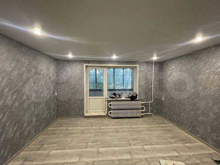 2-к. квартира, 52 м², 1/10 эт.