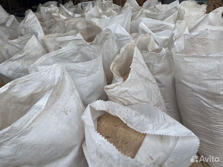 Опилки и дрова