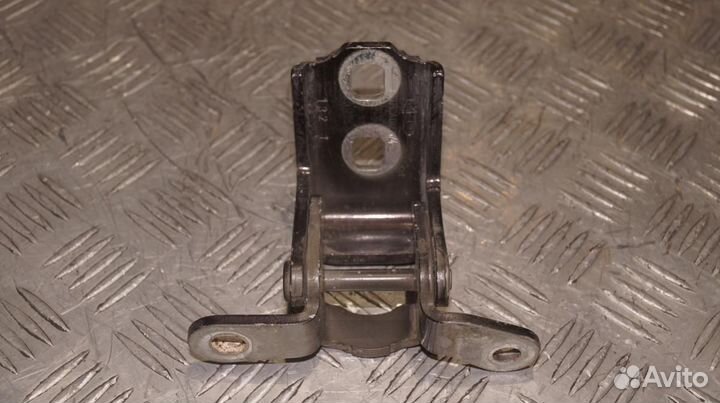 Петля двери Insignia (08) зад R нижн Б\У (арт. 13229060)