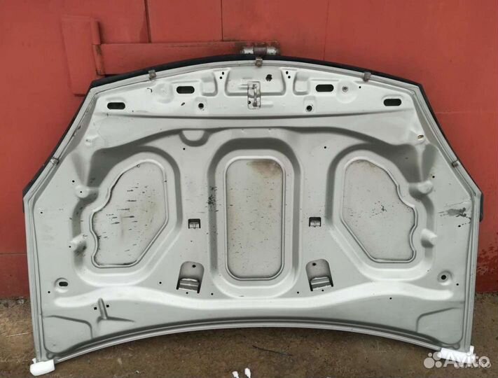 Капот renault sandero 1