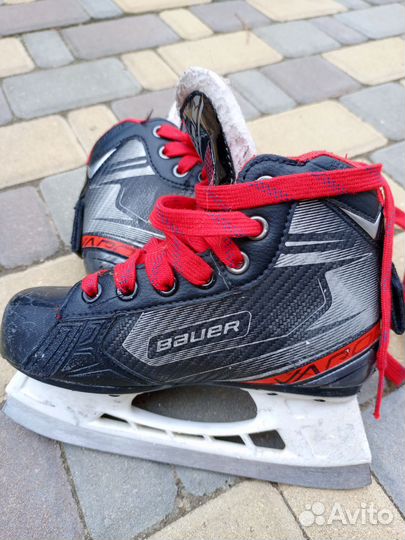 Хоккейные коньки bauer
