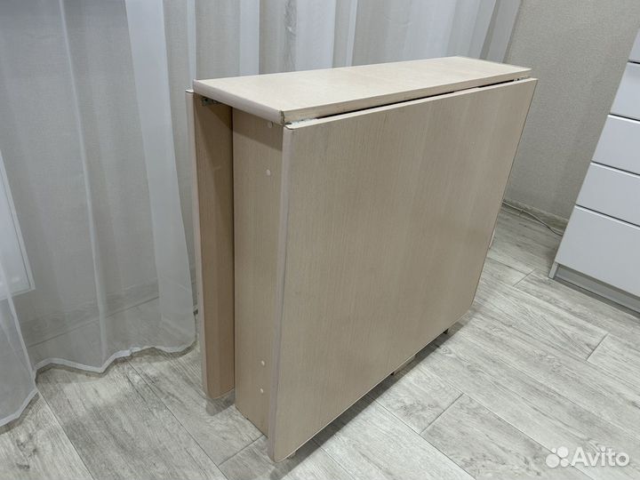 Стол книжка