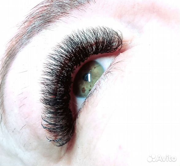 Наращивание ресниц и оформление бровей