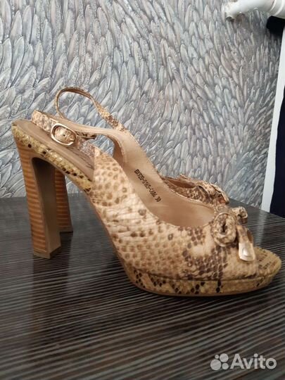 Босоножки женские 38 размер