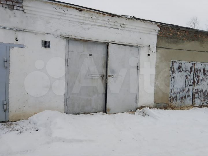 Гараж, > 30 м²