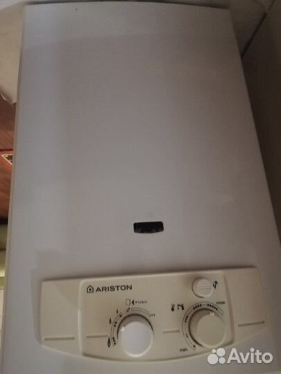 Газовая колонка ariston