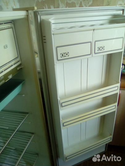 Холодильник бирюса