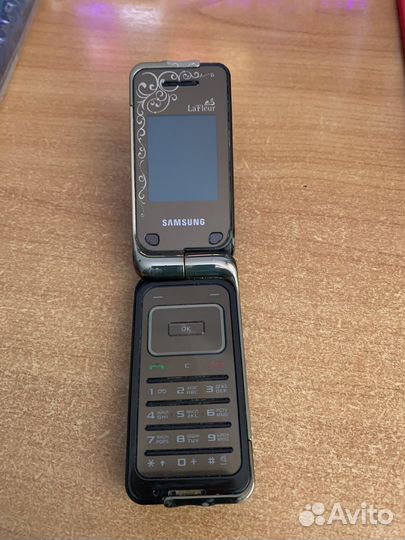 Телефон Samsung