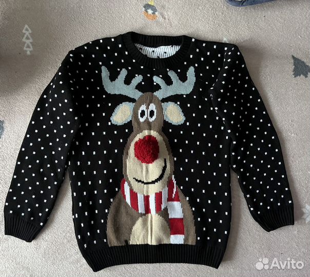 Свитер с оленем