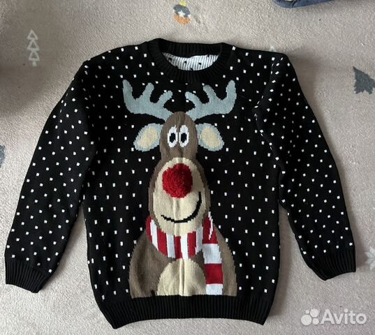 Свитер с оленем