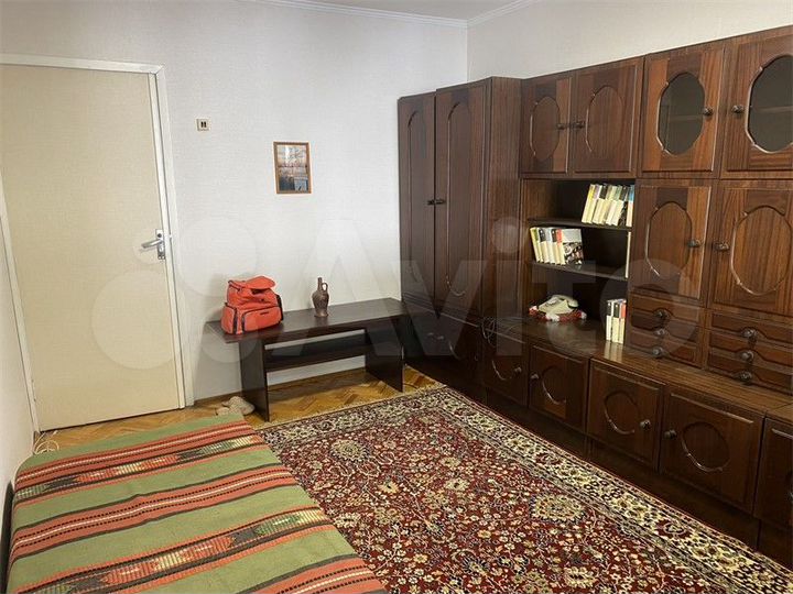 Комната 13 м² в 3-к., 1/12 эт.