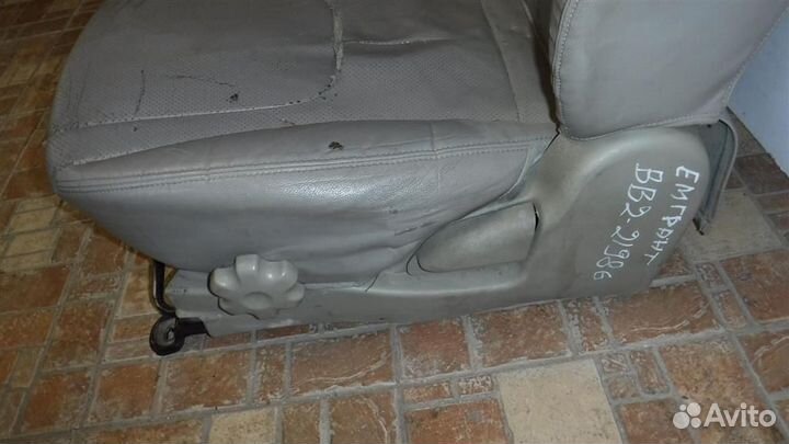 Сиденье переднее левое Geely Emgrand EC7 2009