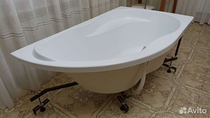 Акриловая ванна угловая бу