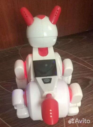 Интерактивная собака (робот)