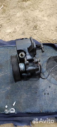 Оригинальный насос гур М111 W210