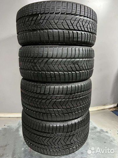 Pirelli Winter Sottozero 3 275/35 R21 и 315/30 R21 103V