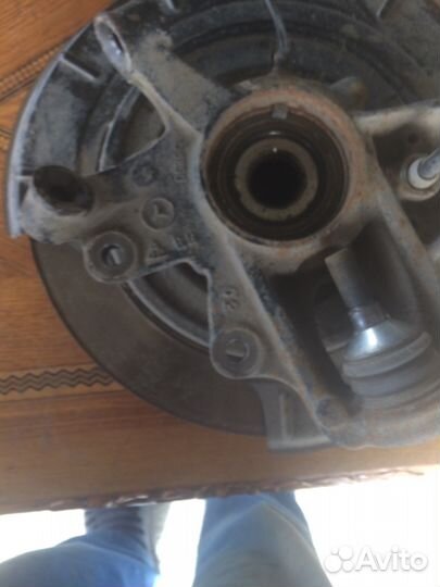 Поворотный кулак задний Mercedes w 164