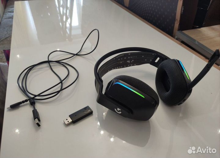 Наушники Logitech g733