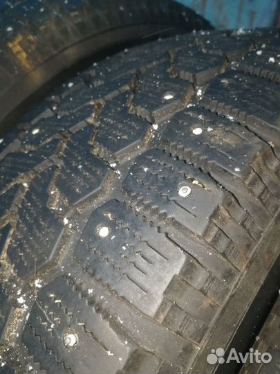 Yokohama IceGuard Stud IG65 215/65 R16