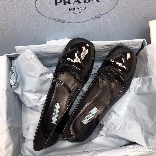 Женские туфли Prada