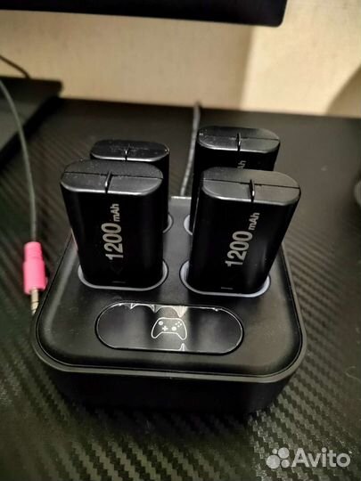 Зарядная станция с аккумуляторами 4 штуки