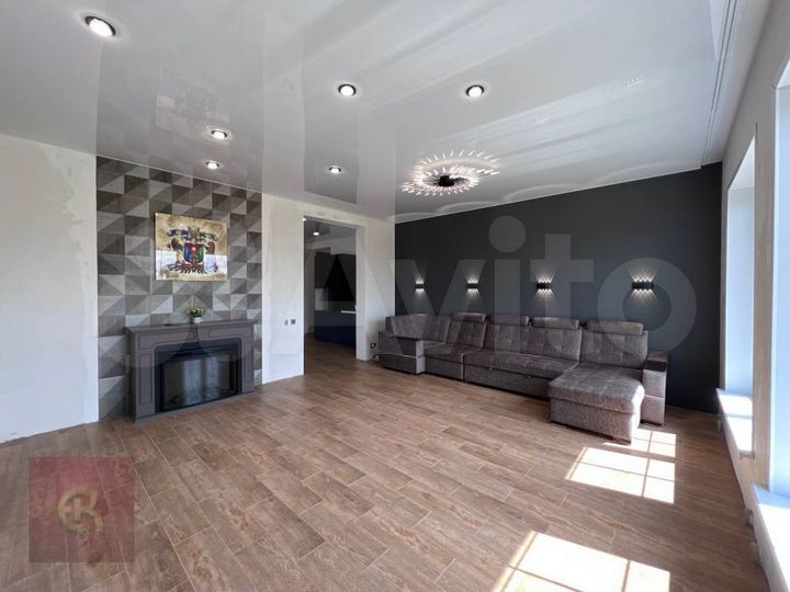 Дом 235,4 м² на участке 23,5 сот.