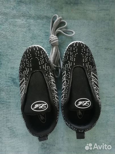 Кроссовки женские