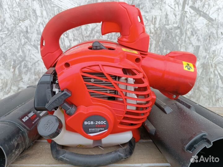 Бензиновая воздуходувка