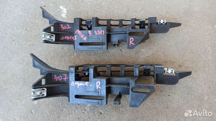 Крепление переднего бампера правое Пежо 307 дорест