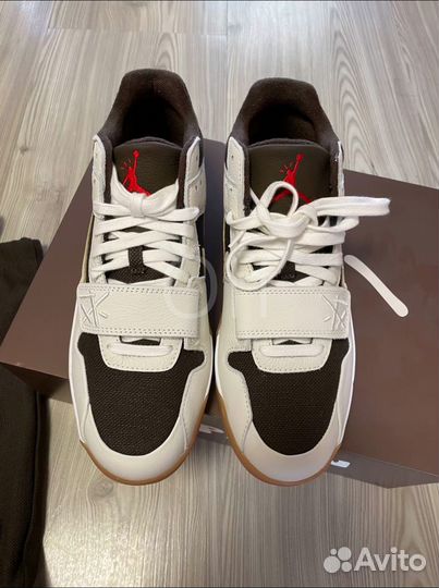 Travis Scott x Jordan Jumpman Jack «Sail»