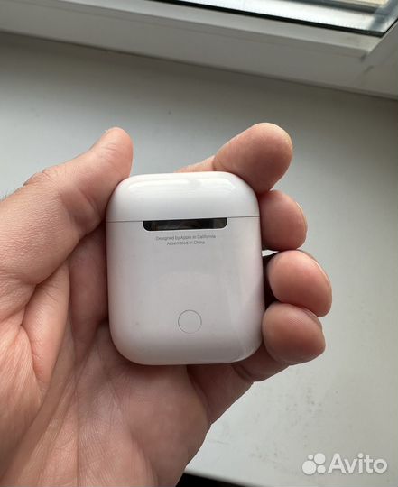 Наушники Apple AirPods 2-го поколения