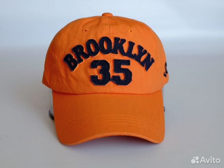 Классическая бейсболка 