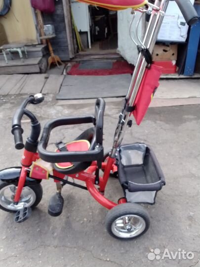 Трехколесный велосипед